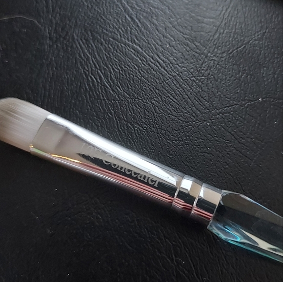 Farah 4 Makeup Pencils Tapered, Concealer, Shading And Pencil. - Picture 8 of 9